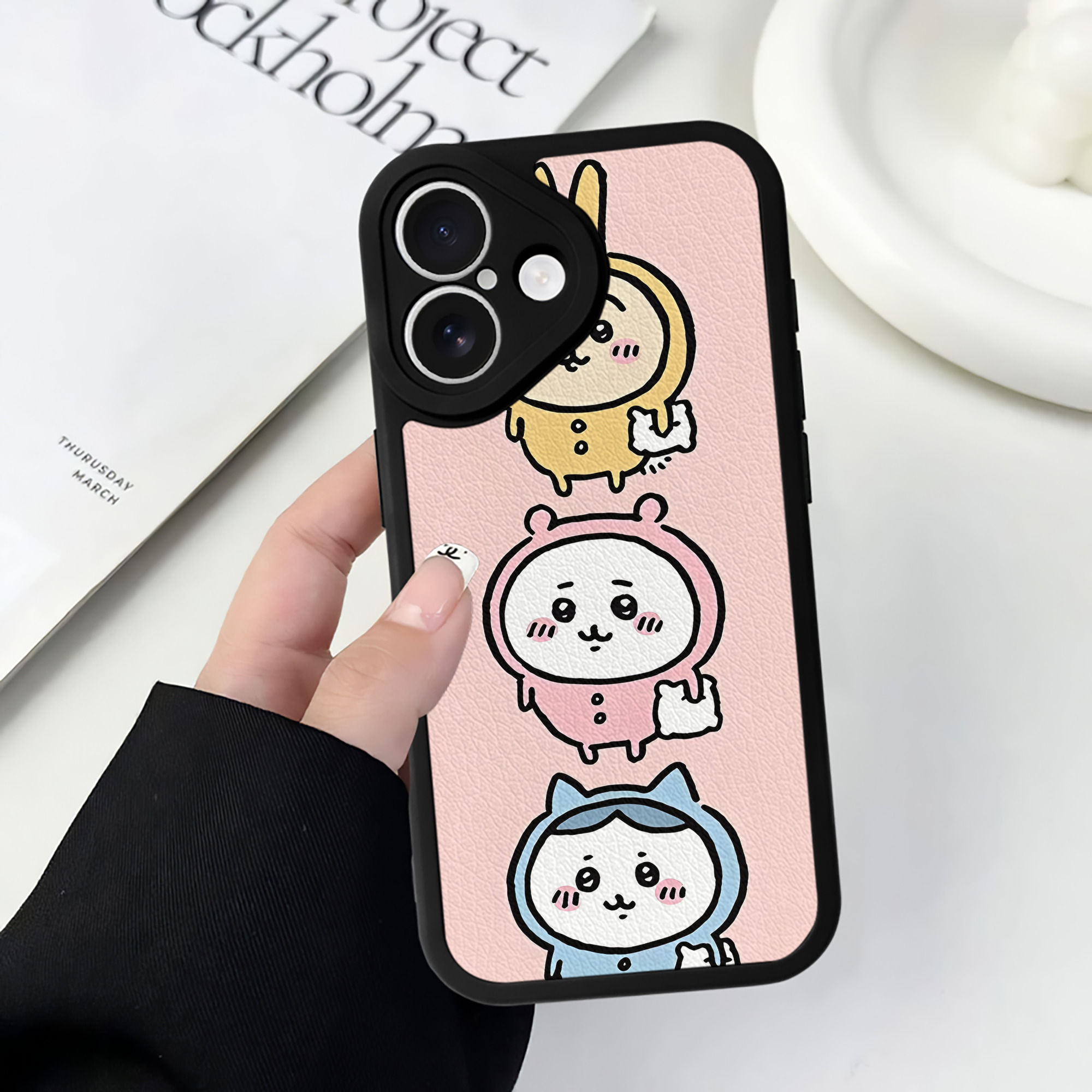 （画像用） ちいかわ Chii-kawa 【iPhone 16シリーズ対応】シリコンスマホケース（レザー調） 材質：シリコン